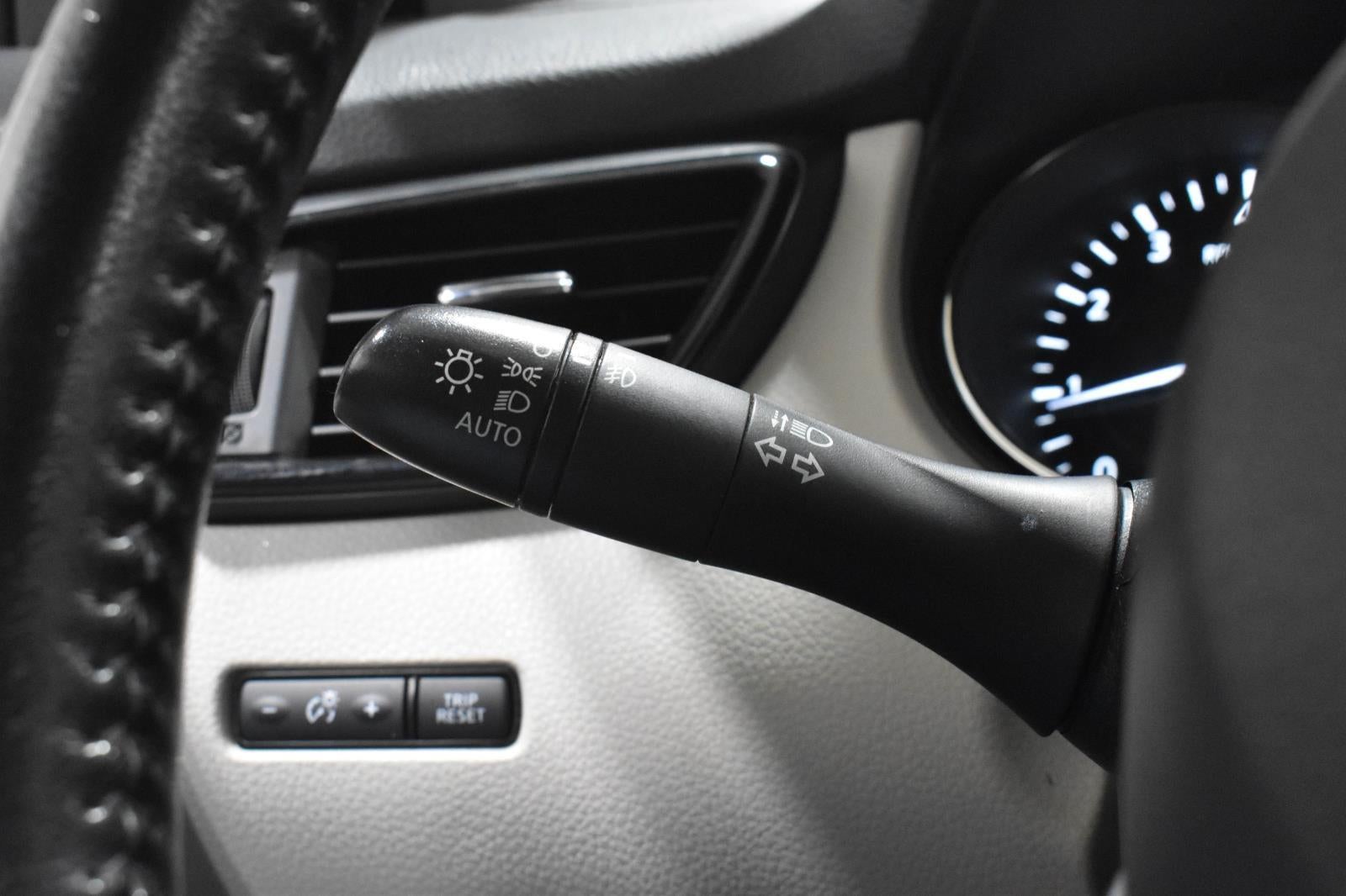 2020 Nissan Rogue Sport SV FWD Xtronic CVT