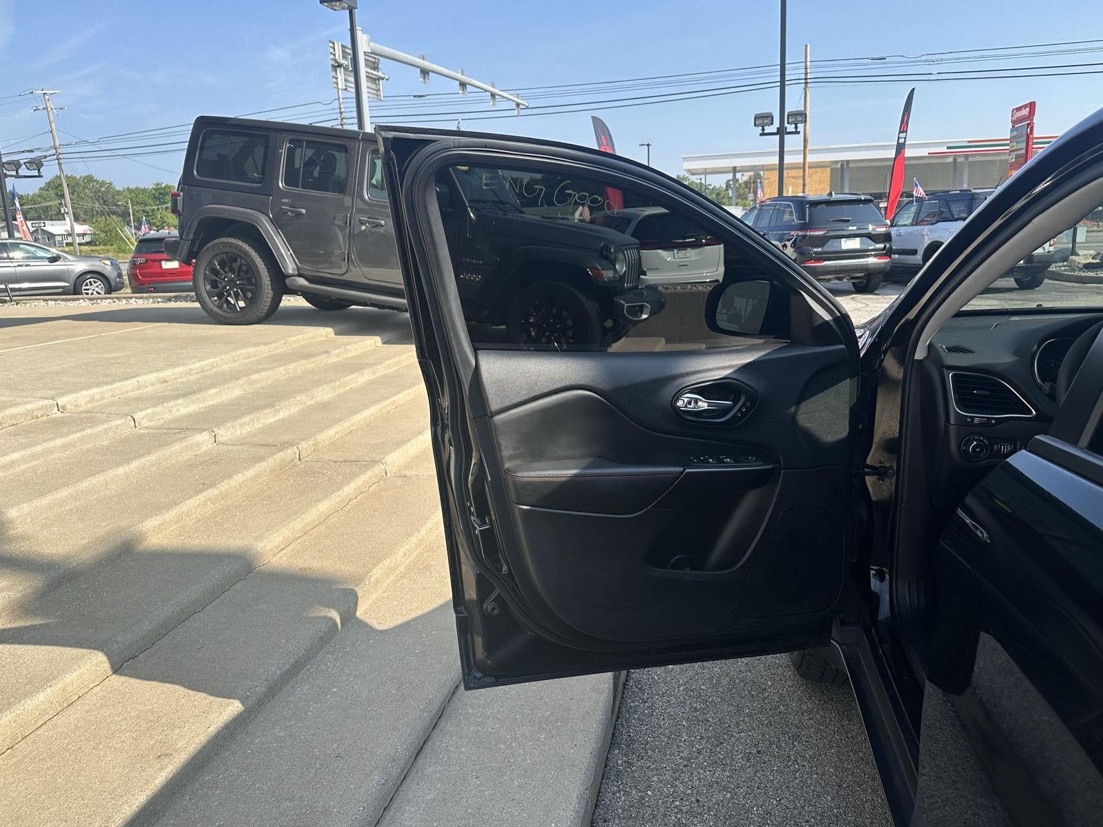 2022 Jeep Cherokee Trailhawk