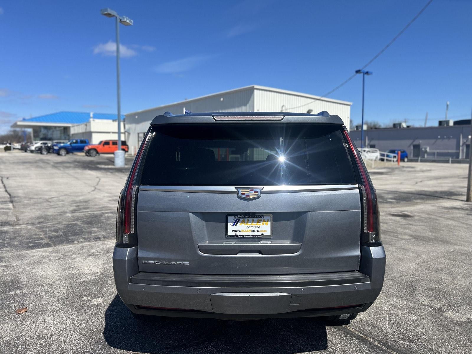 2018 Cadillac Escalade Luxury