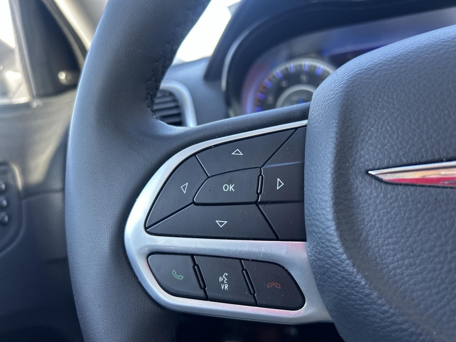 2023 Chrysler 300 300 Touring L