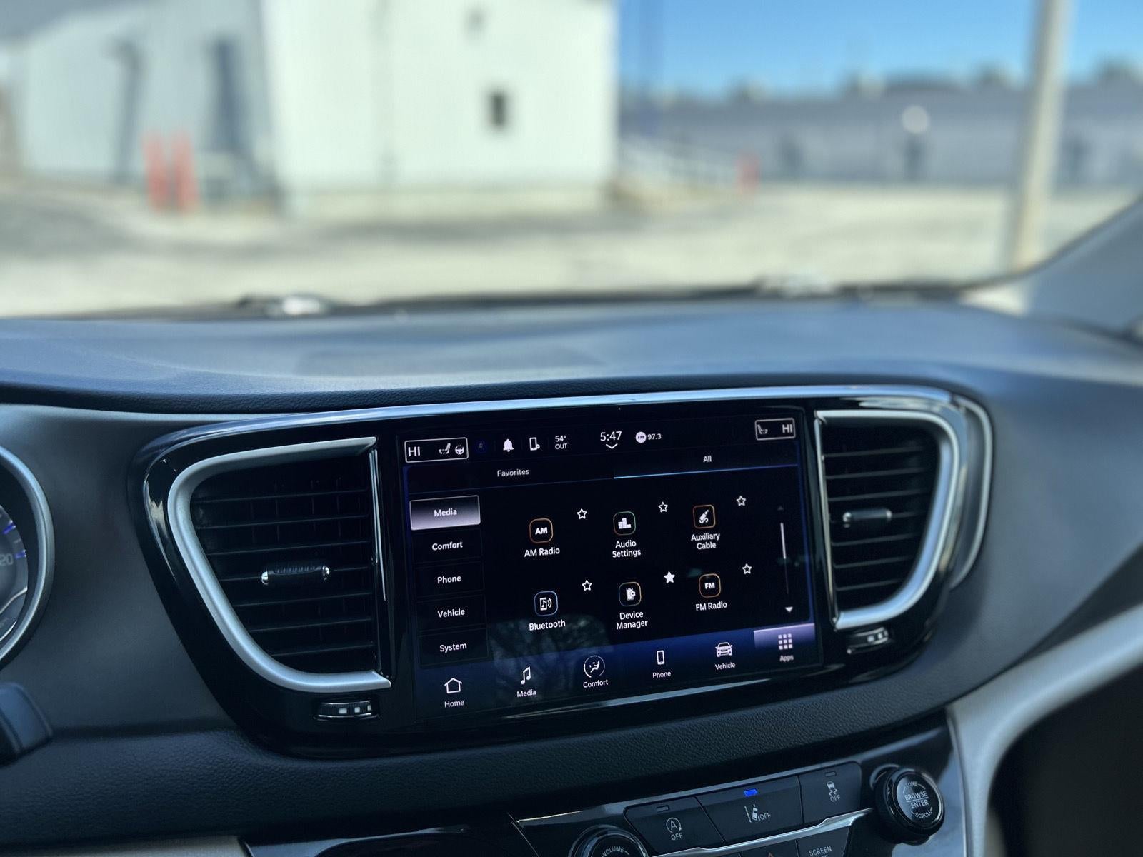 2022 Chrysler Pacifica Touring L