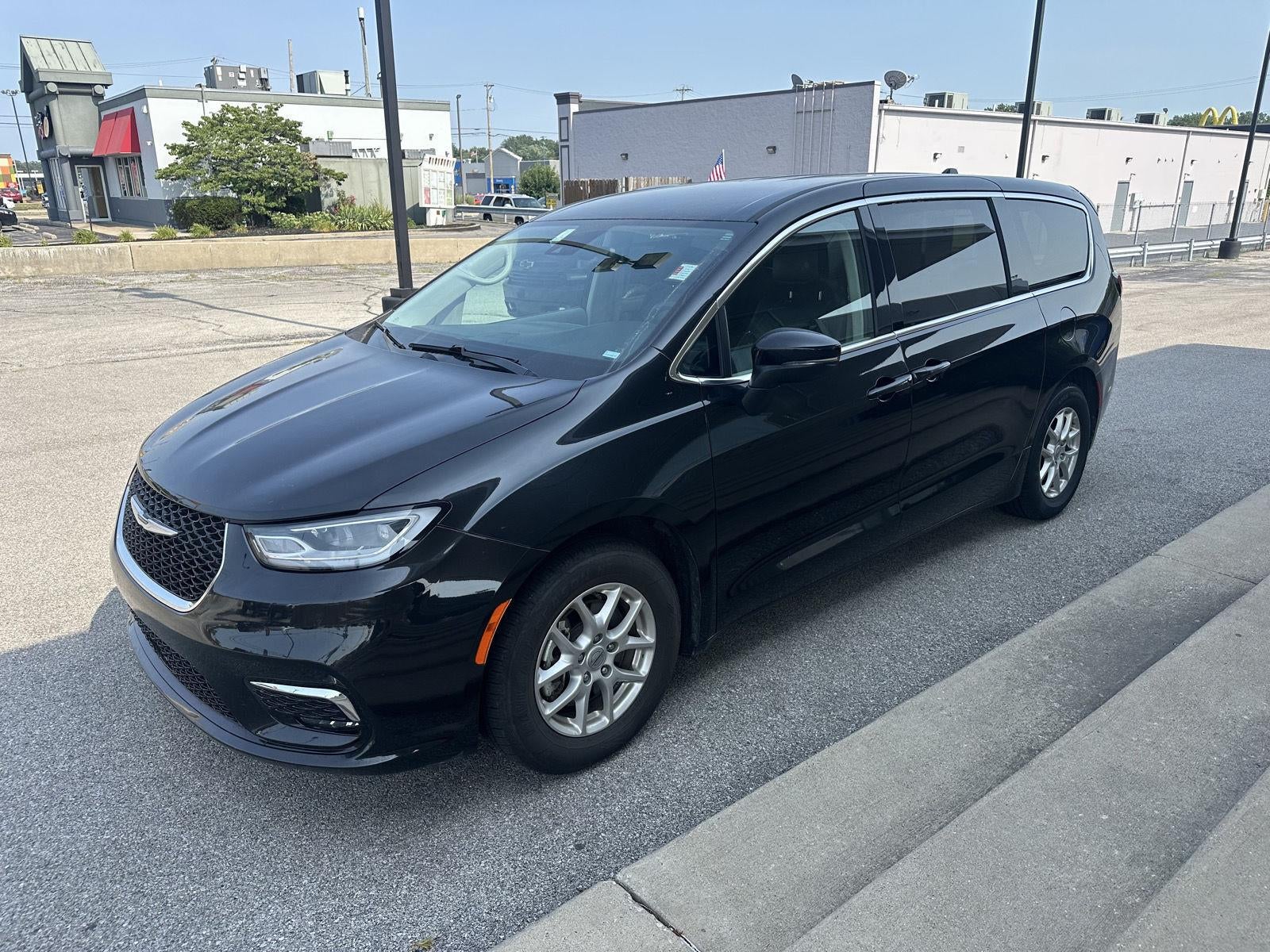 2023 Chrysler Pacifica Touring L