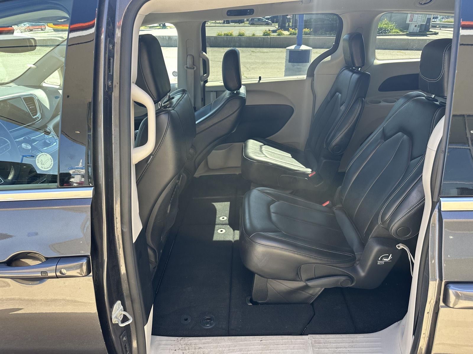 2023 Chrysler Pacifica Touring L