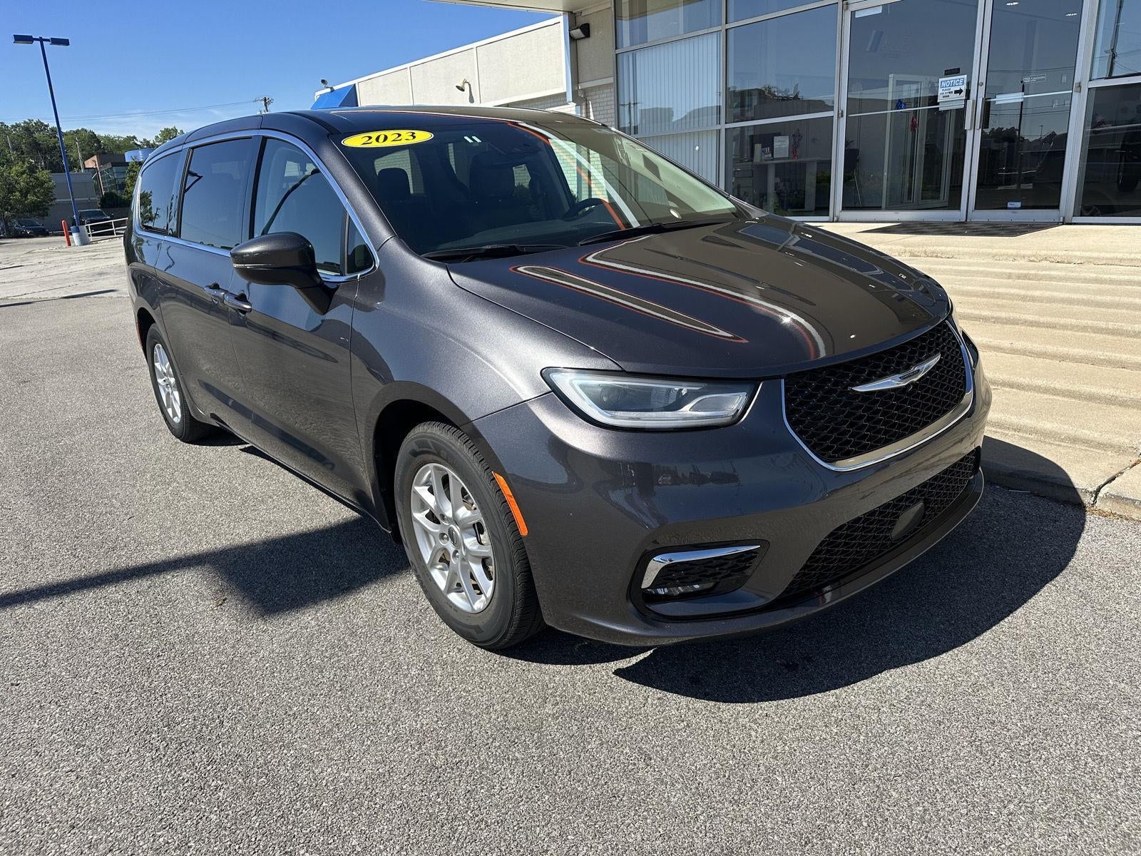 2023 Chrysler Pacifica Touring L