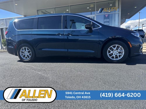 2025 Chrysler Pacifica Select