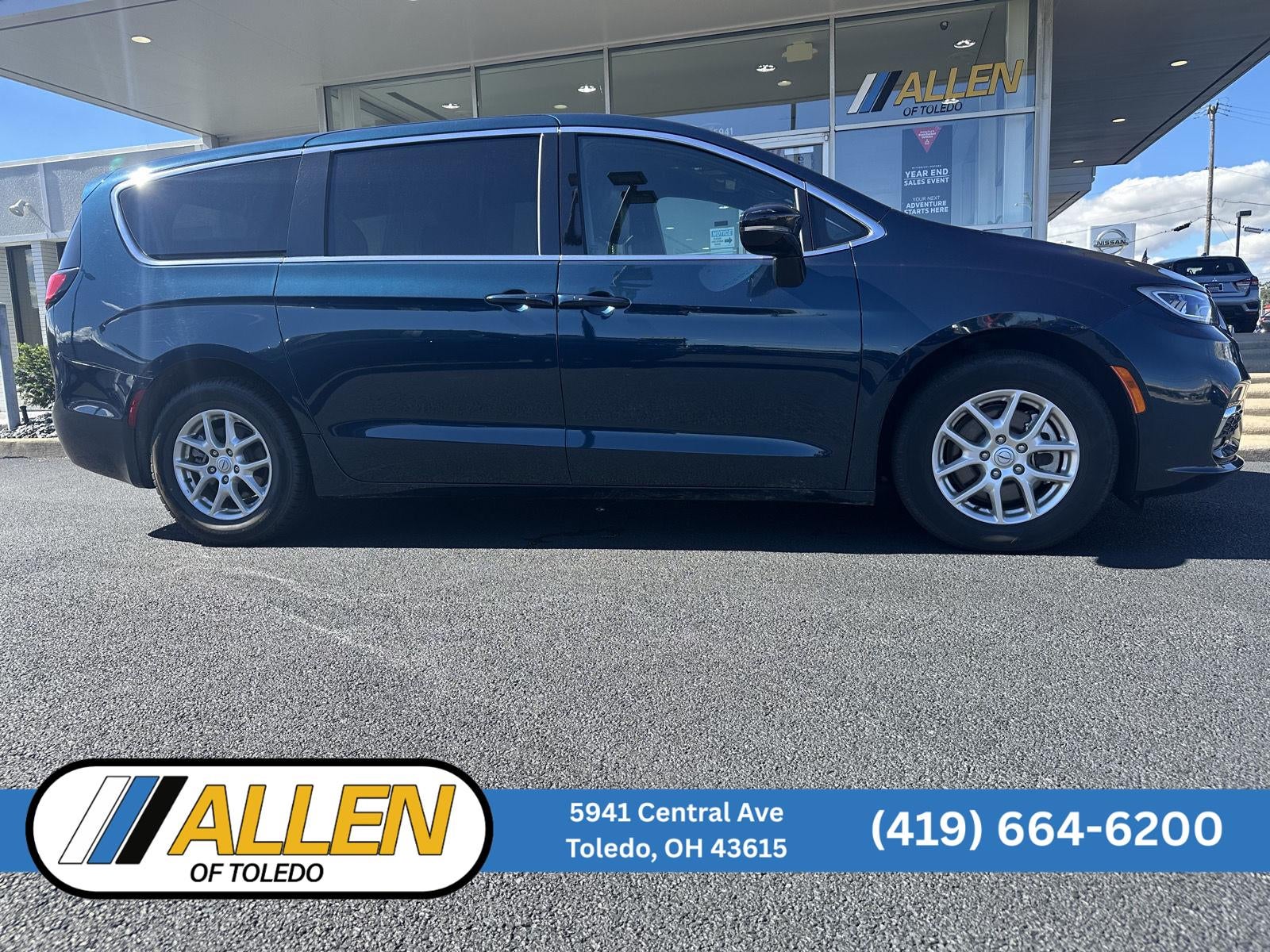 2025 Chrysler Pacifica Select