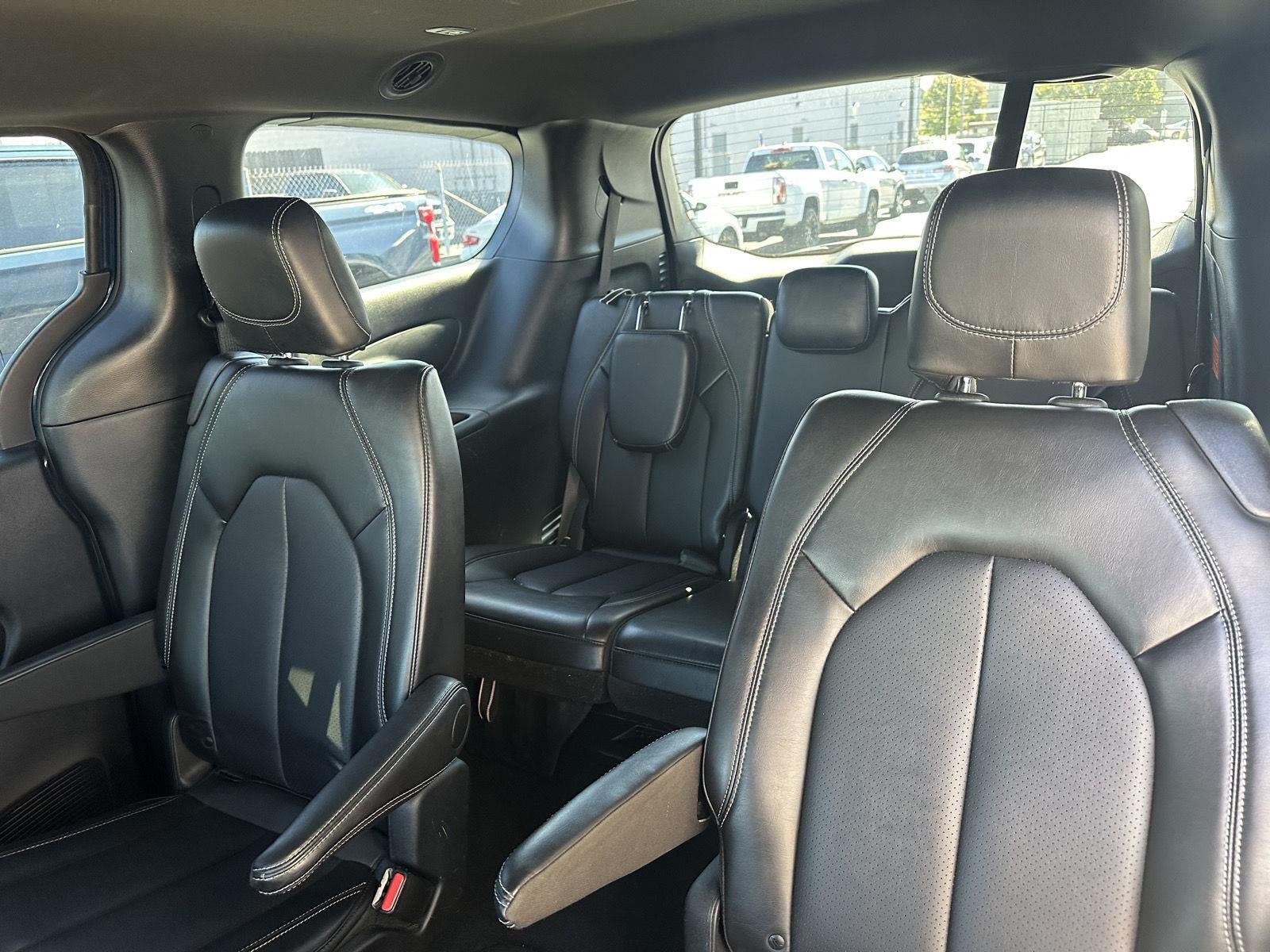2025 Chrysler Pacifica Select