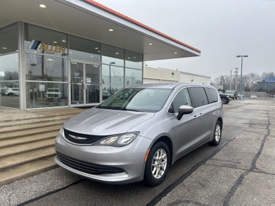 2020 Chrysler Voyager LX