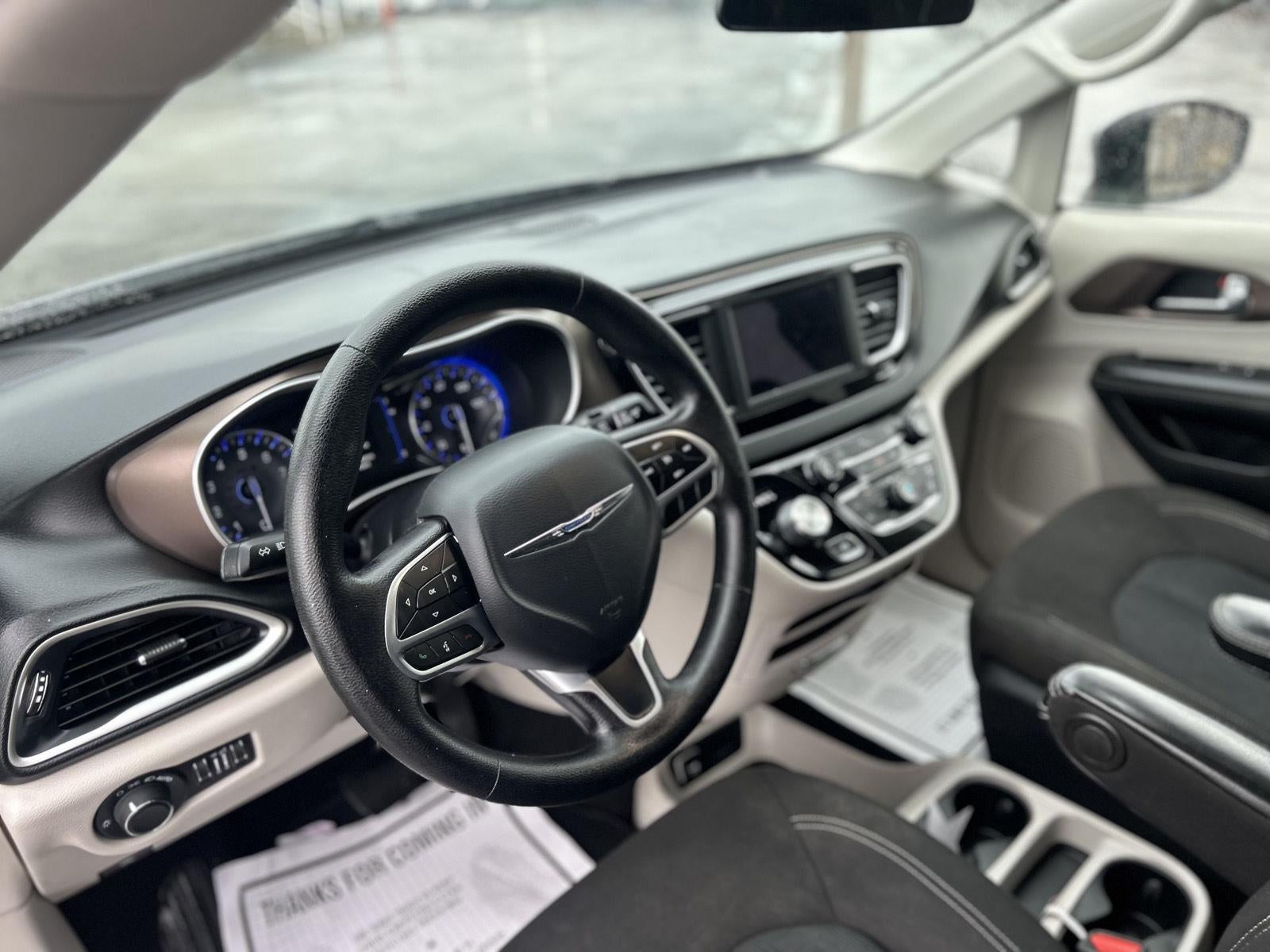 2020 Chrysler Voyager LX