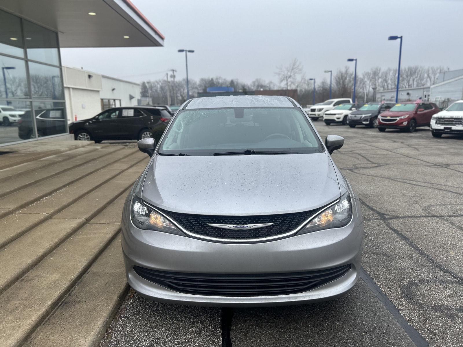 2020 Chrysler Voyager LX