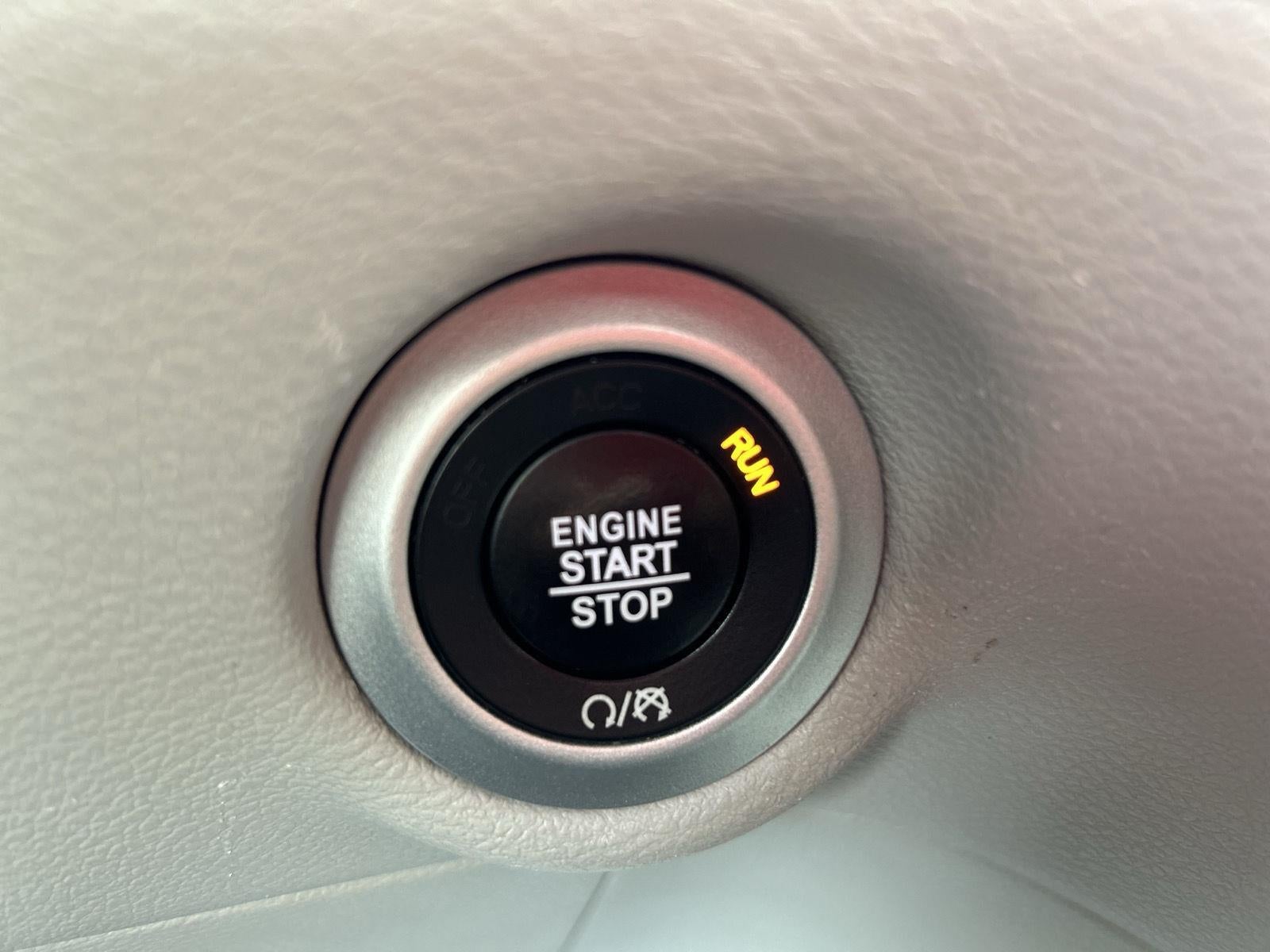 2020 Chrysler Voyager LX