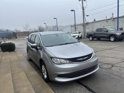 2020 Chrysler Voyager LX