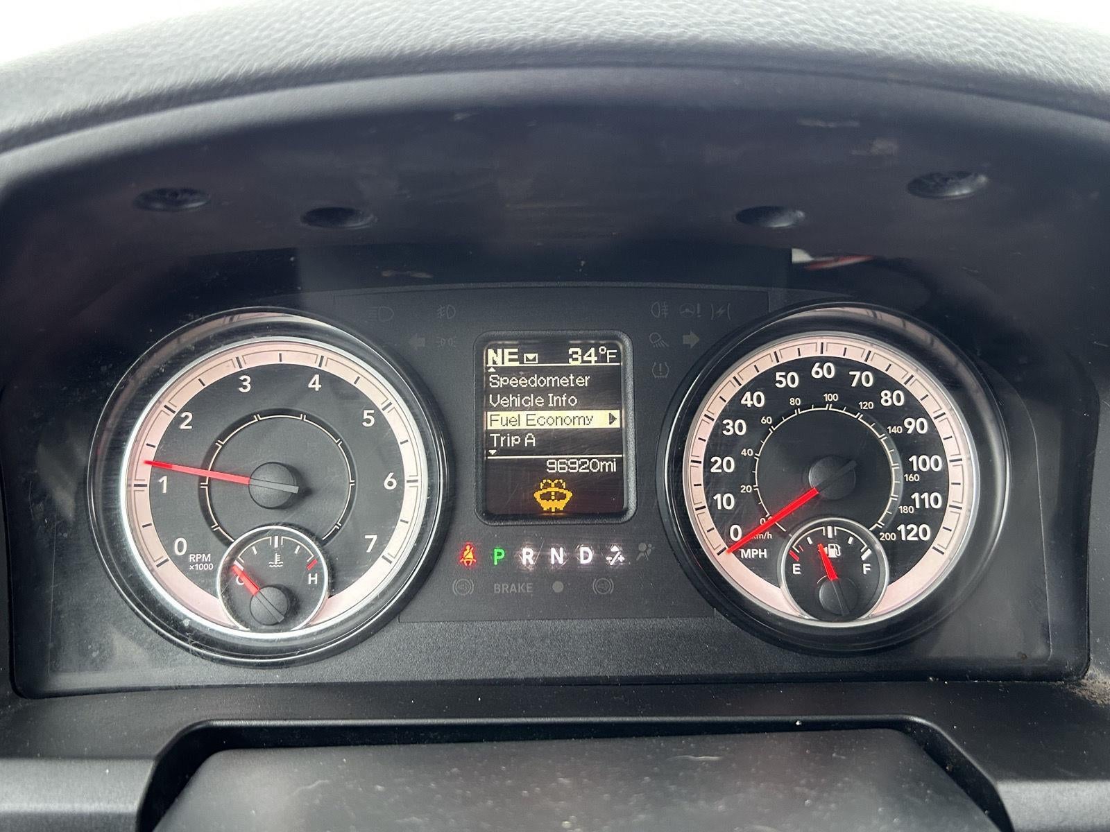 2017 RAM 1500 EXPRESS 4X4 CREW CAB 5'7