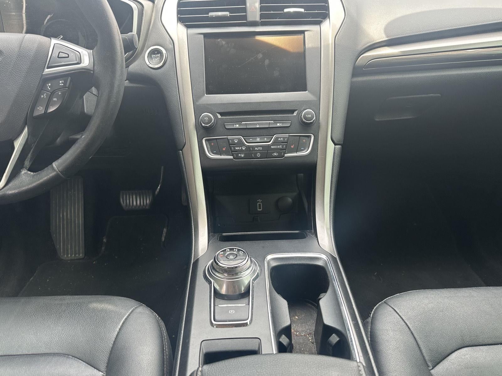 2017 Ford Fusion SE