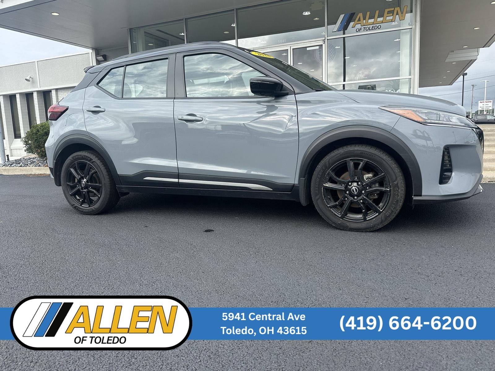 2022 Nissan Kicks SR