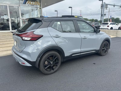 2022 Nissan Kicks SR