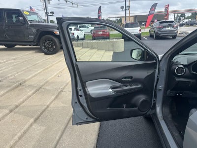 2022 Nissan Kicks SR