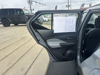2022 Nissan Kicks SR