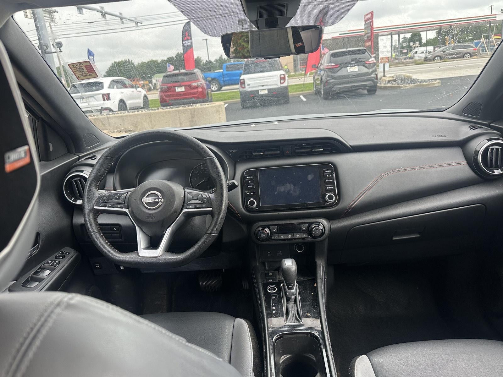 2022 Nissan Kicks SR