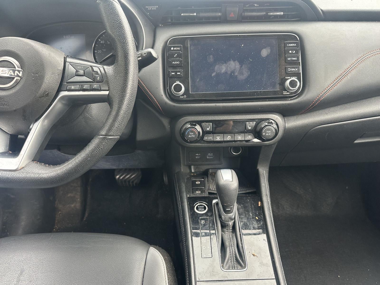2022 Nissan Kicks SR