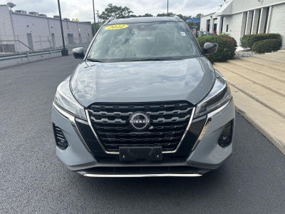 2022 Nissan Kicks SR