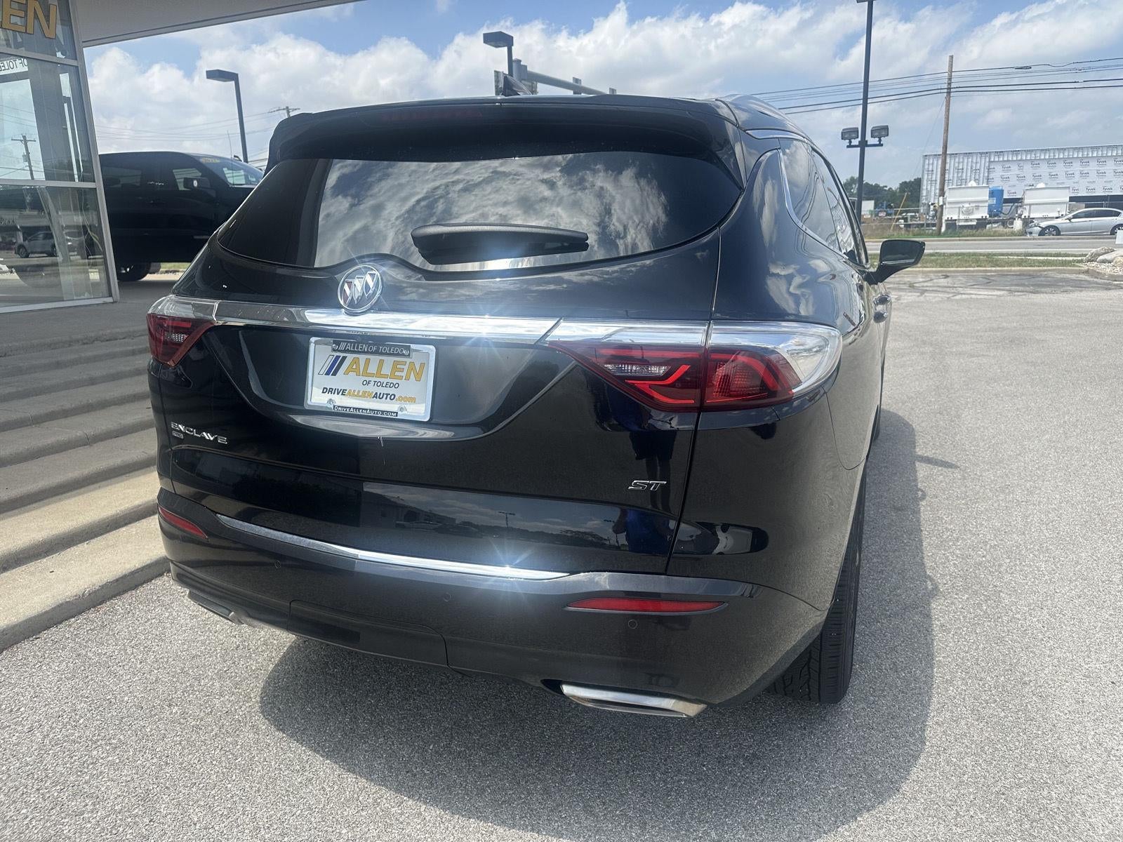 2023 Buick Enclave Essence