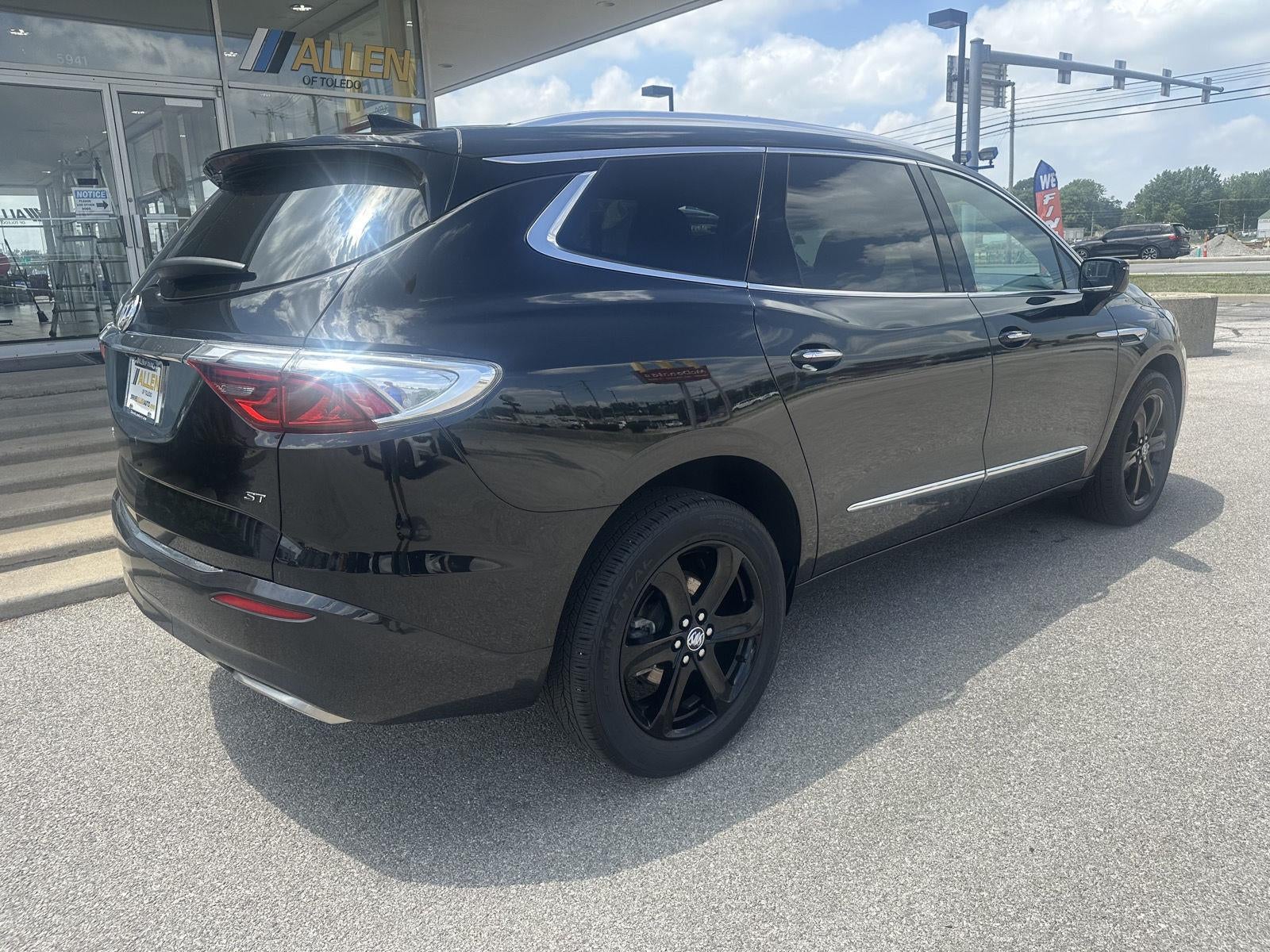 2023 Buick Enclave Essence