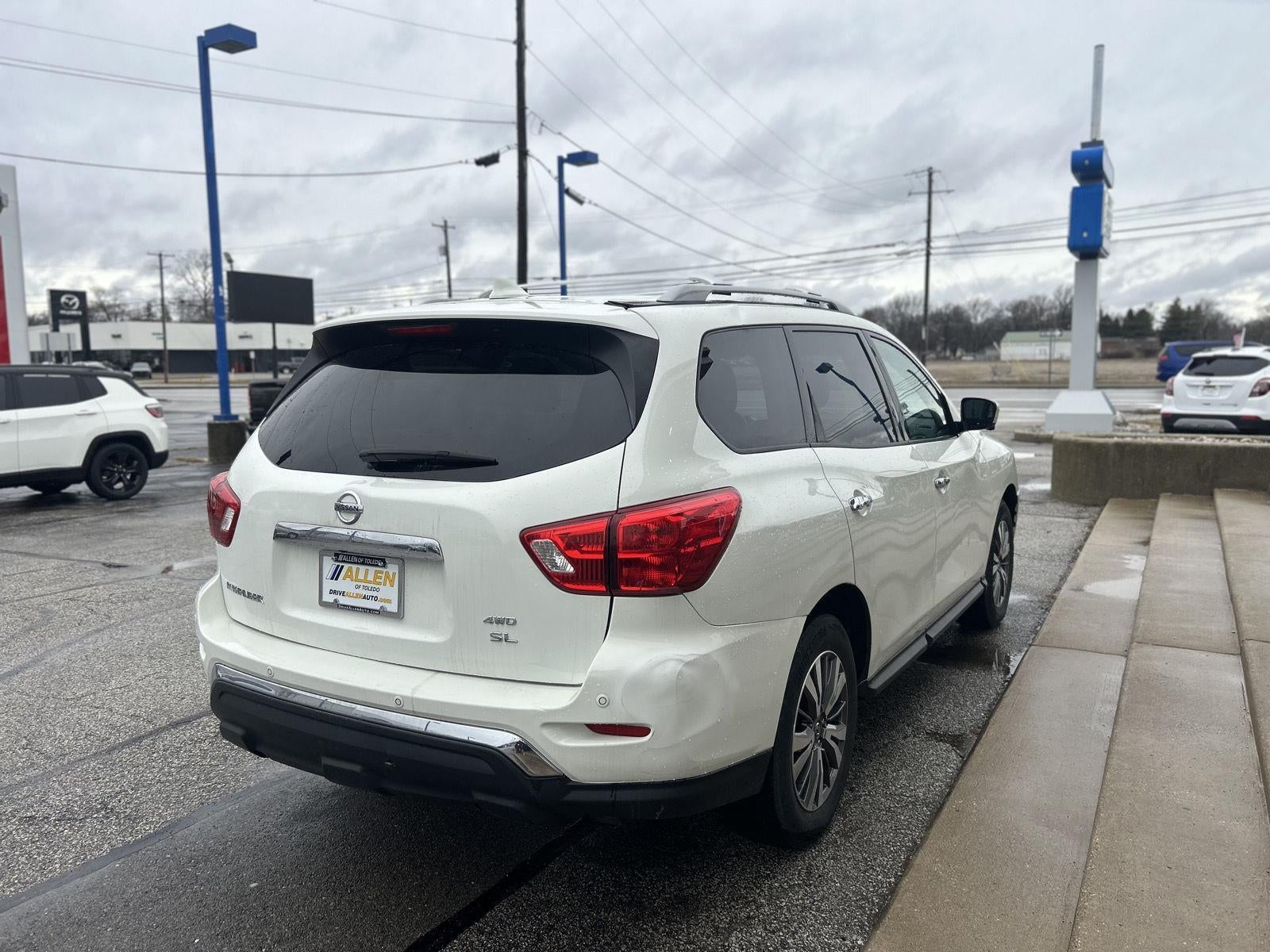 2019 Nissan Pathfinder SL