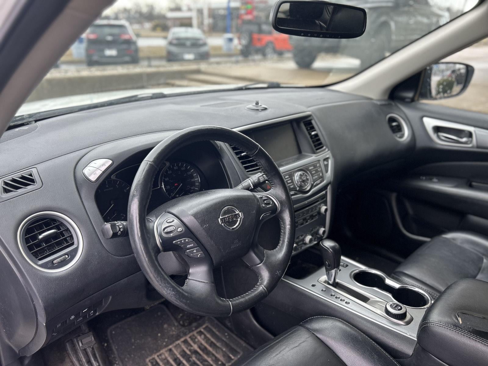 2019 Nissan Pathfinder SL