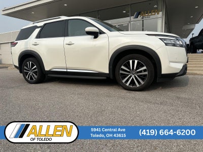 2023 Nissan Pathfinder Platinum
