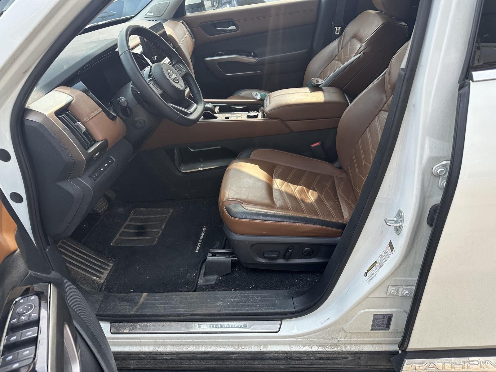 2023 Nissan Pathfinder Platinum