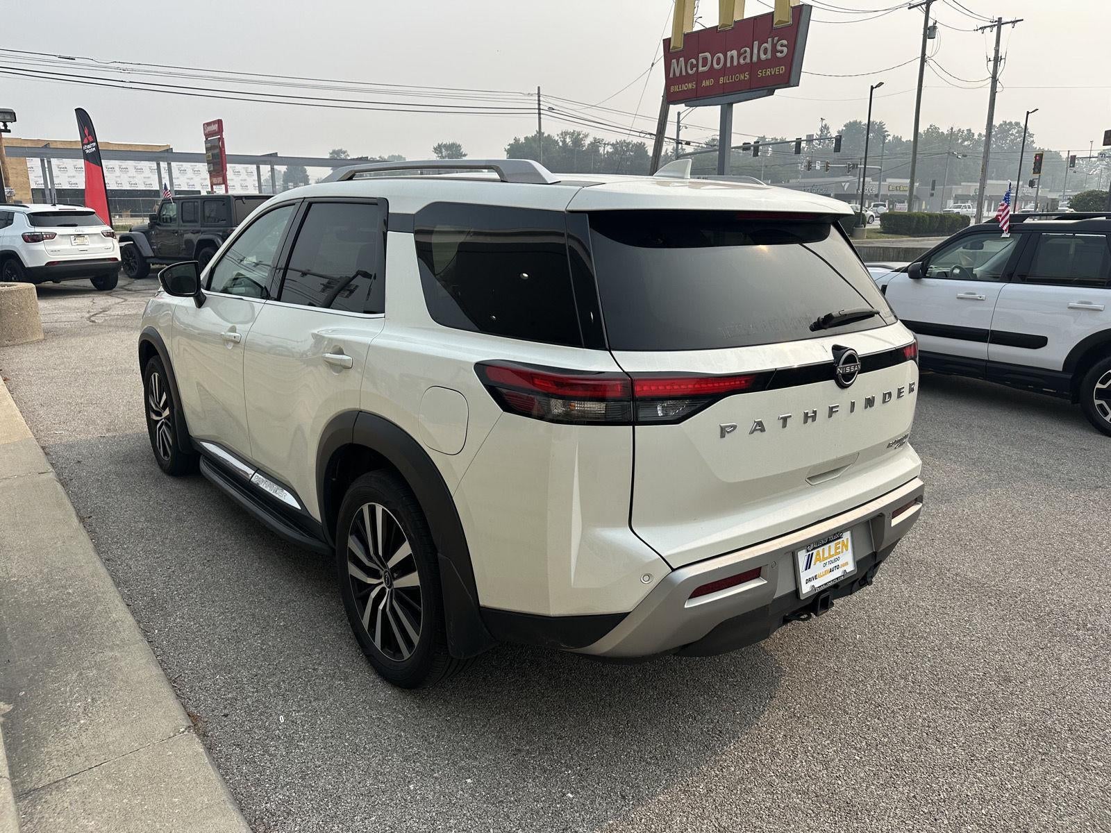 2023 Nissan Pathfinder Platinum