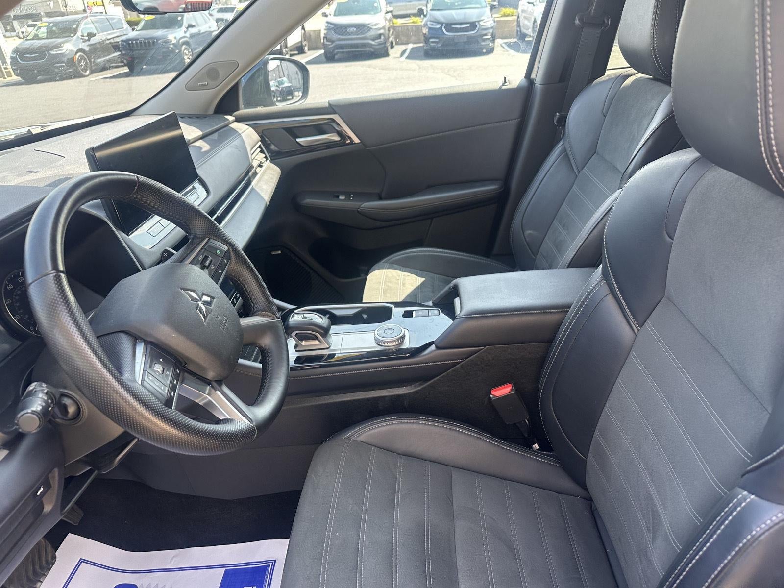 2025 Mitsubishi Outlander SE