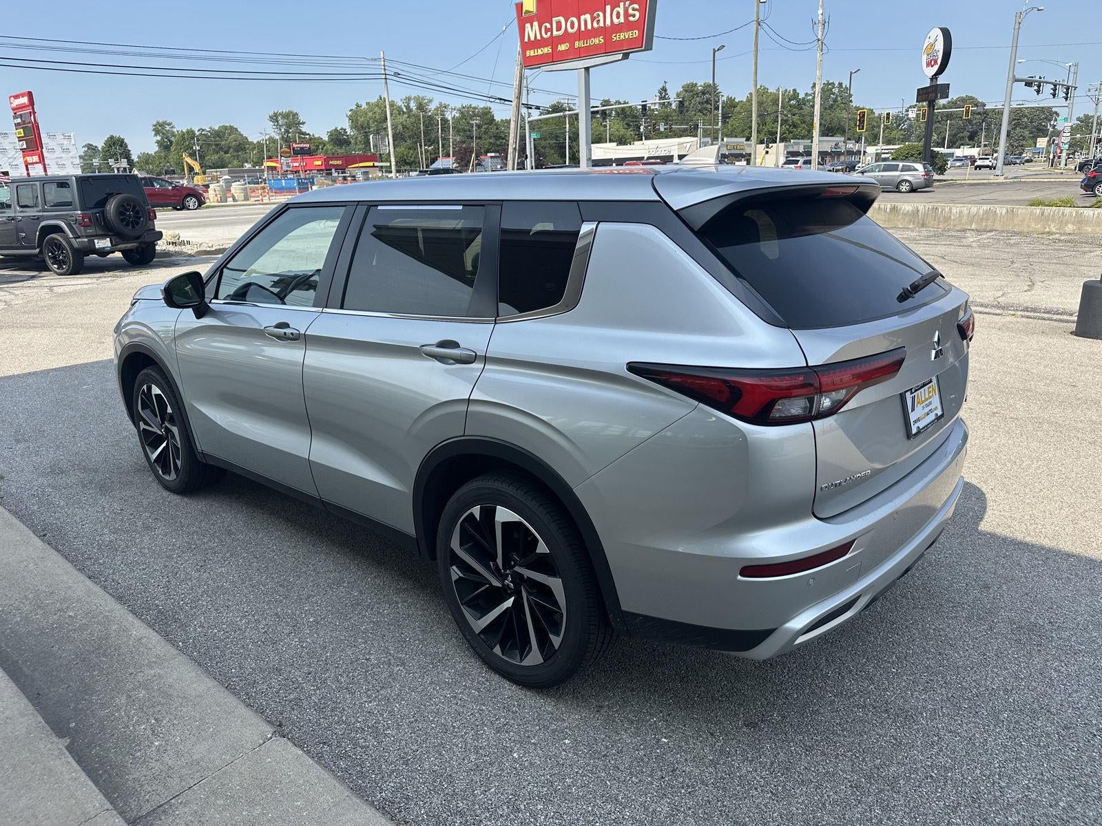 2024 Mitsubishi OUTLANDER SE FWD