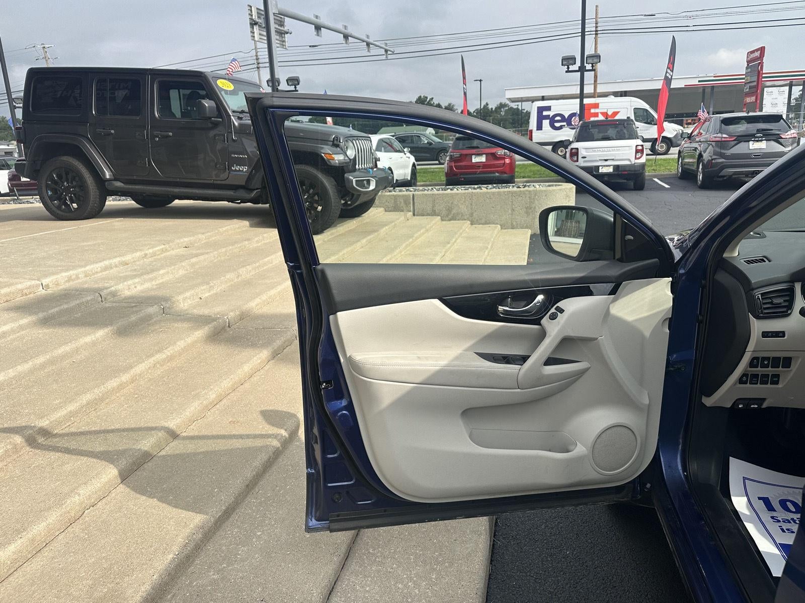 2022 Nissan Rogue Sport SL