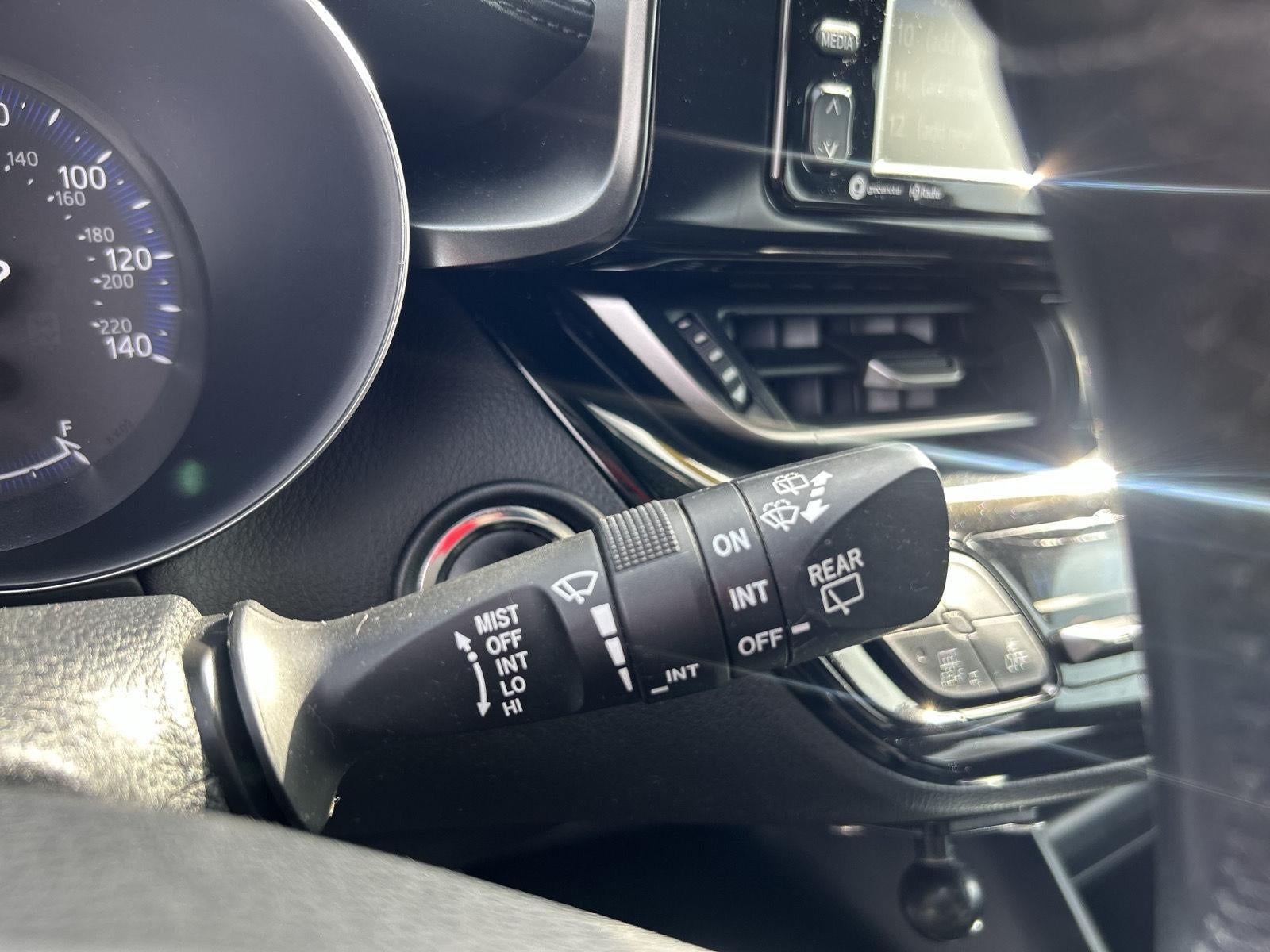 2018 Toyota C-HR XLE Premium